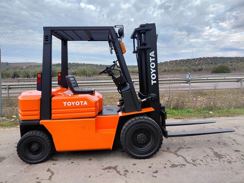 MJ 3167. TOYOTA 5FGL20 - Imagen 2