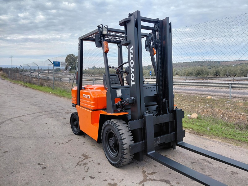 MJ 3167. TOYOTA 5FGL20 - Imagen 4