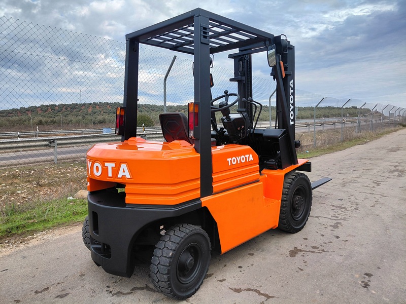 MJ 3167. TOYOTA 5FGL20 - Imagen 3